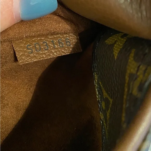 Authentic Louis Vuitton Pallas MM - Picture 8 of 16